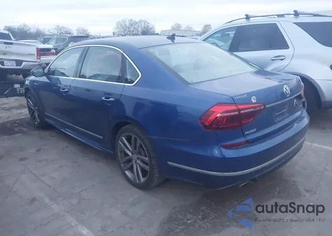 2017 Volkswagen Passat 1.8T R-Line z USA, uszkodzony, nr VIN 1VWDT7A37HC059533